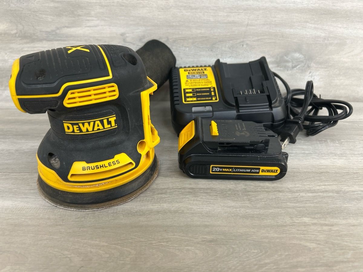 Dewalt DCW210 20V Max XR Brushless 5" Random Orbital Sander Kit(PO1020338)