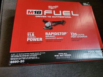 Milwaukee
M18 FUEL 18V Lithium-Ion Brushless Cordless 4-1/2 in./5 in. Grinder w/Paddle Switch (Tool-Only)