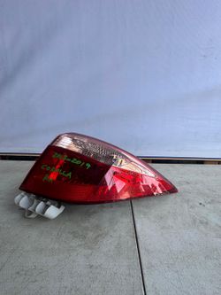 2017 -2019 TOYOTA COROLLA RH TAILLIGHT B OEM