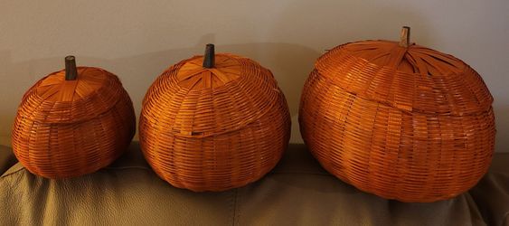 Decorative Wicker Pumpkin Basket Set W/Wooden Stem Lids