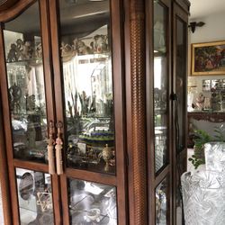 Ashley Furniture Lighted Curio - Beautifull