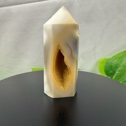 Crystal Sparkly Agate Tower
