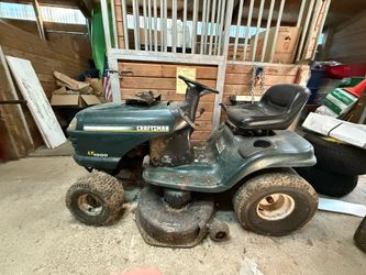 Craftsman LT 1000 riding lawnmower