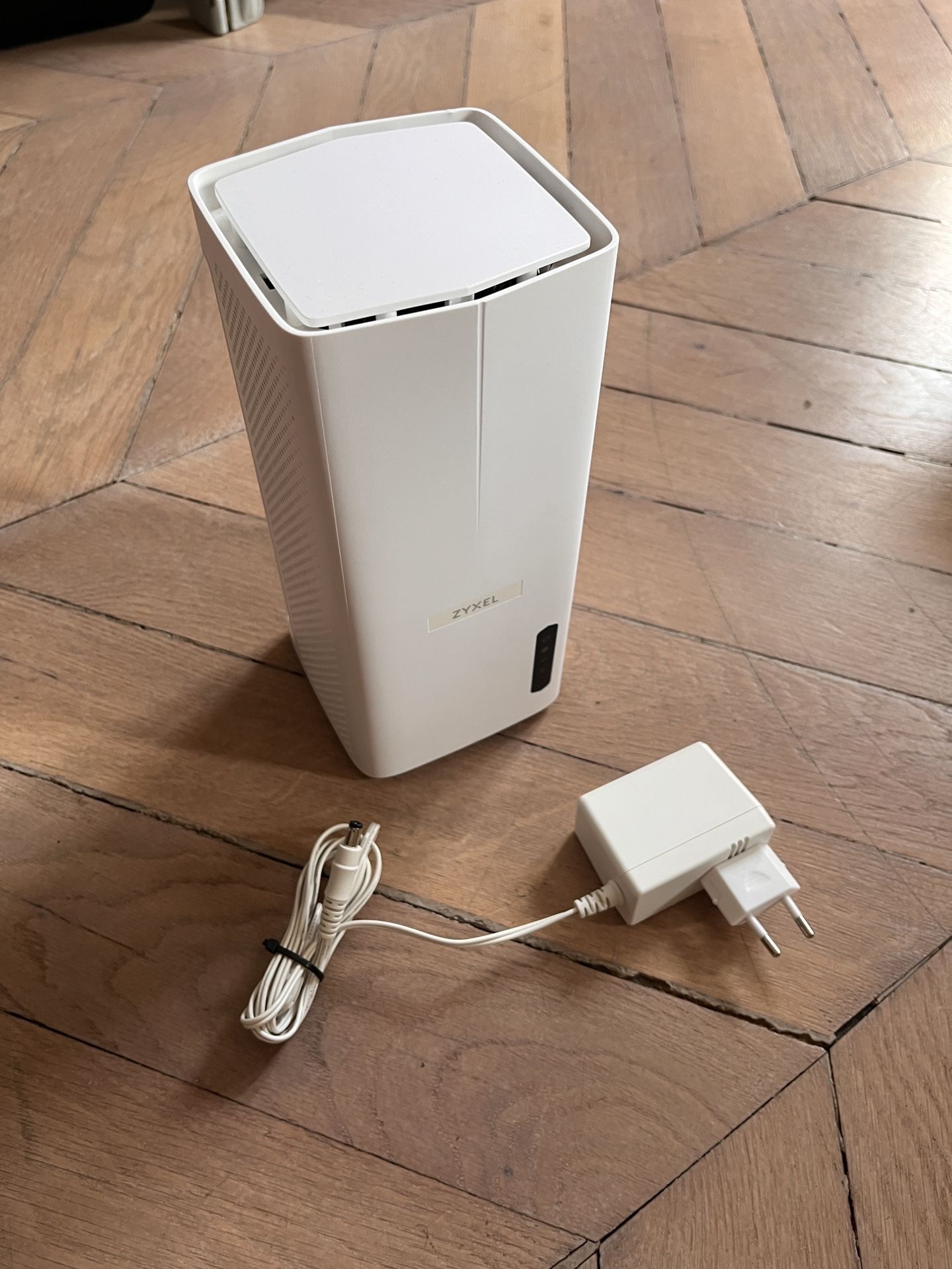 Zyxel AX11000 (EX7710-B0) – Tri-Band WiFi 6E Router with 10GbE Port