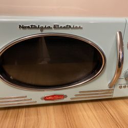 Nostalgia Electrics Microwave And Coffee Maker 