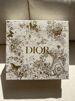 Dior Holiday Gifting