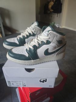 Air Jordan 1 Mid