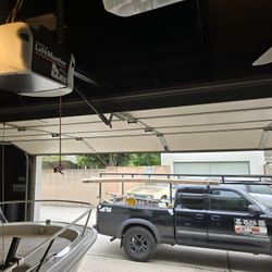 Garage Door Opener / Motor And Springs 