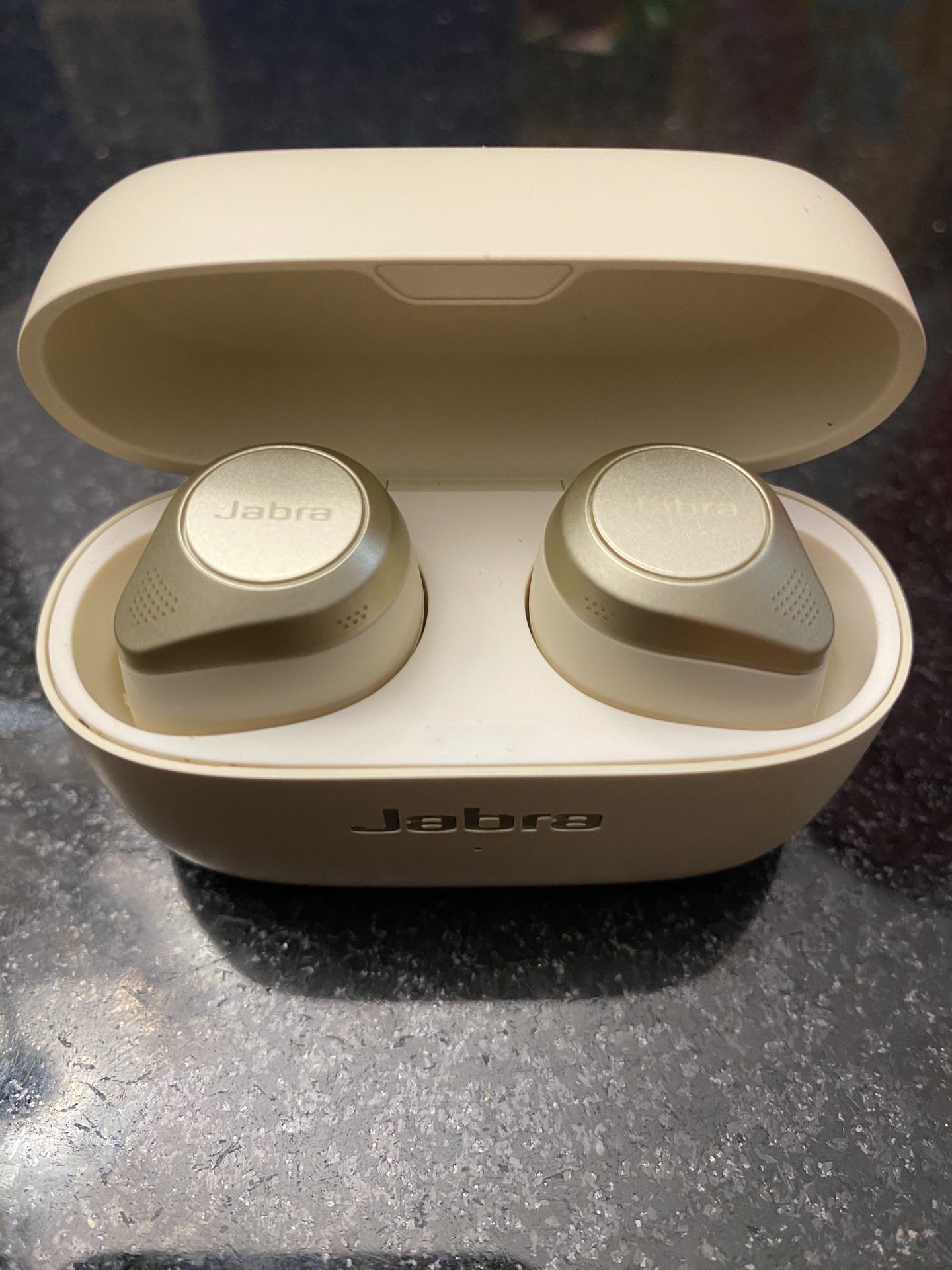 Jabra elite 85t True Sports Earbuds ANC with wireless Qi Charger Gold Beige