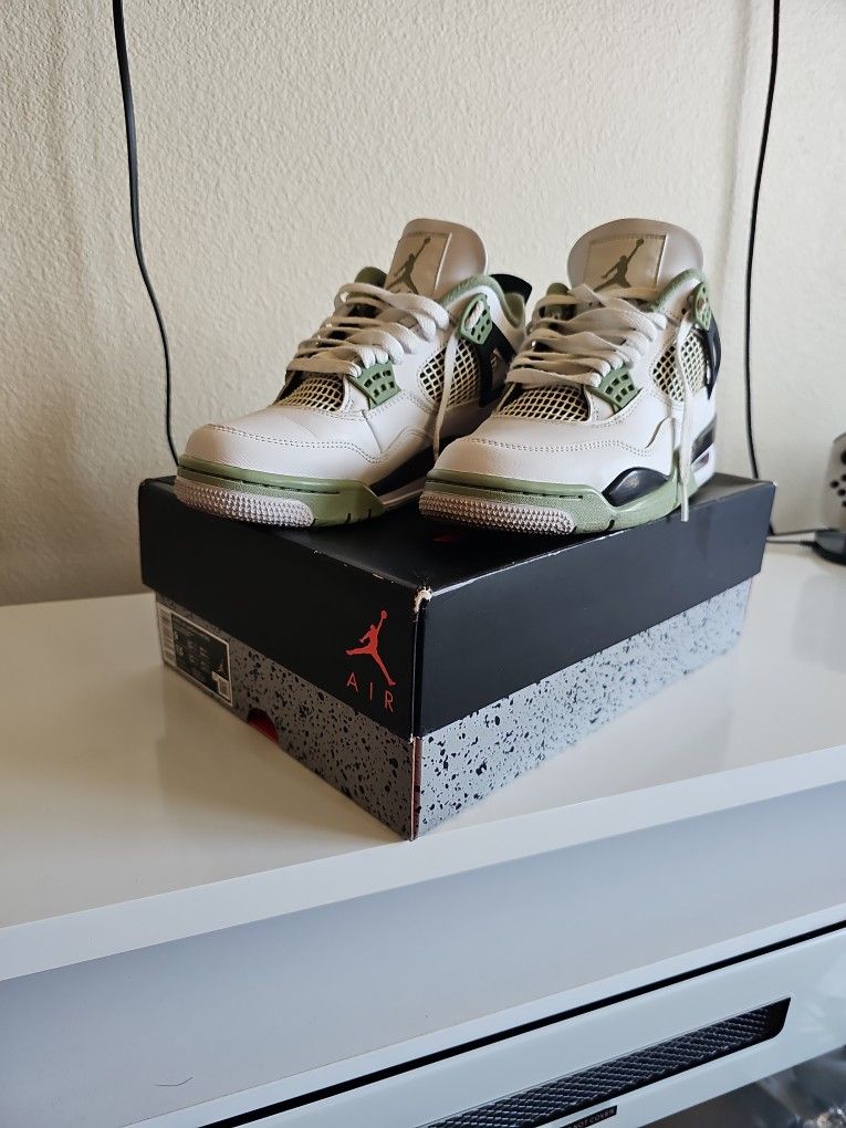 Wmns Air Jordan 4 Retro Seafoam