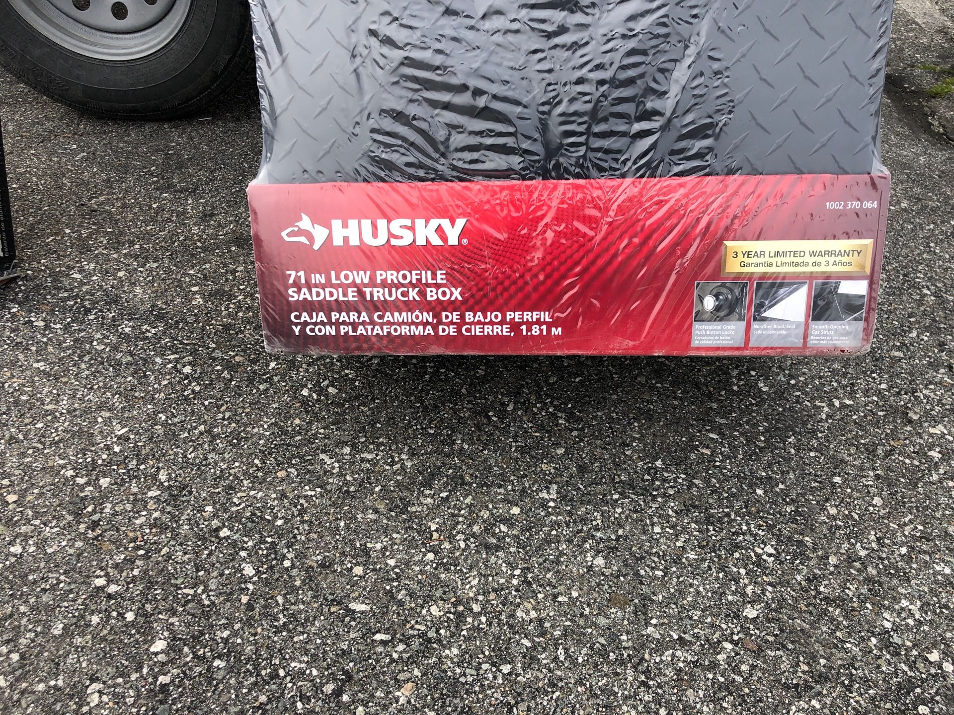Husky 71 in 2024 saddle truck box