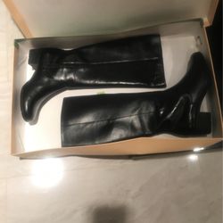 BRAND NEW LEATHER BOOTS 6.5 W