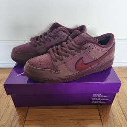 NEW - Nike SB Dunk Low City of Love Burgundy Crush