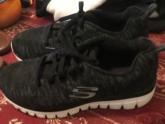 Womens  sketchers 6.5