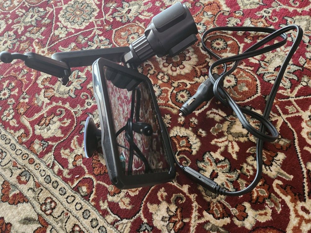 Garmin Dezl 770LM GPS use For Semi-Trucks or Cars. 7in.