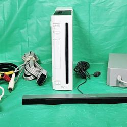 ***Nintnedo Wii (Model RVL-001) Console With HDMI Adapter (Tested Turns On)***