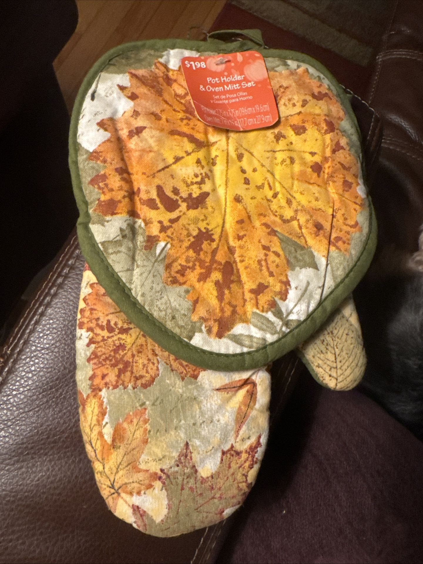 NEW Potholders And Oven Mitts $1 Each