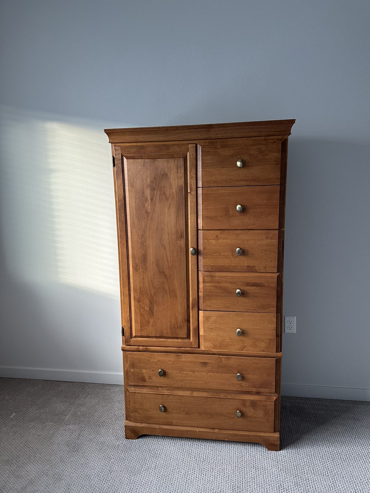 Dresser 