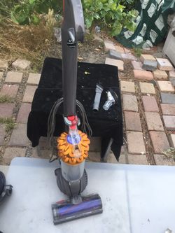 Like new Dyson ball all floor About this item * Self adjusting cleaner head; Seals in suction across carpets and hard floors * Wand and hose releas