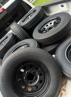 🤝🏼“Fresh 205/75R15 Tire on 5-Lug Rim — Ready to Roll!”✅🏁