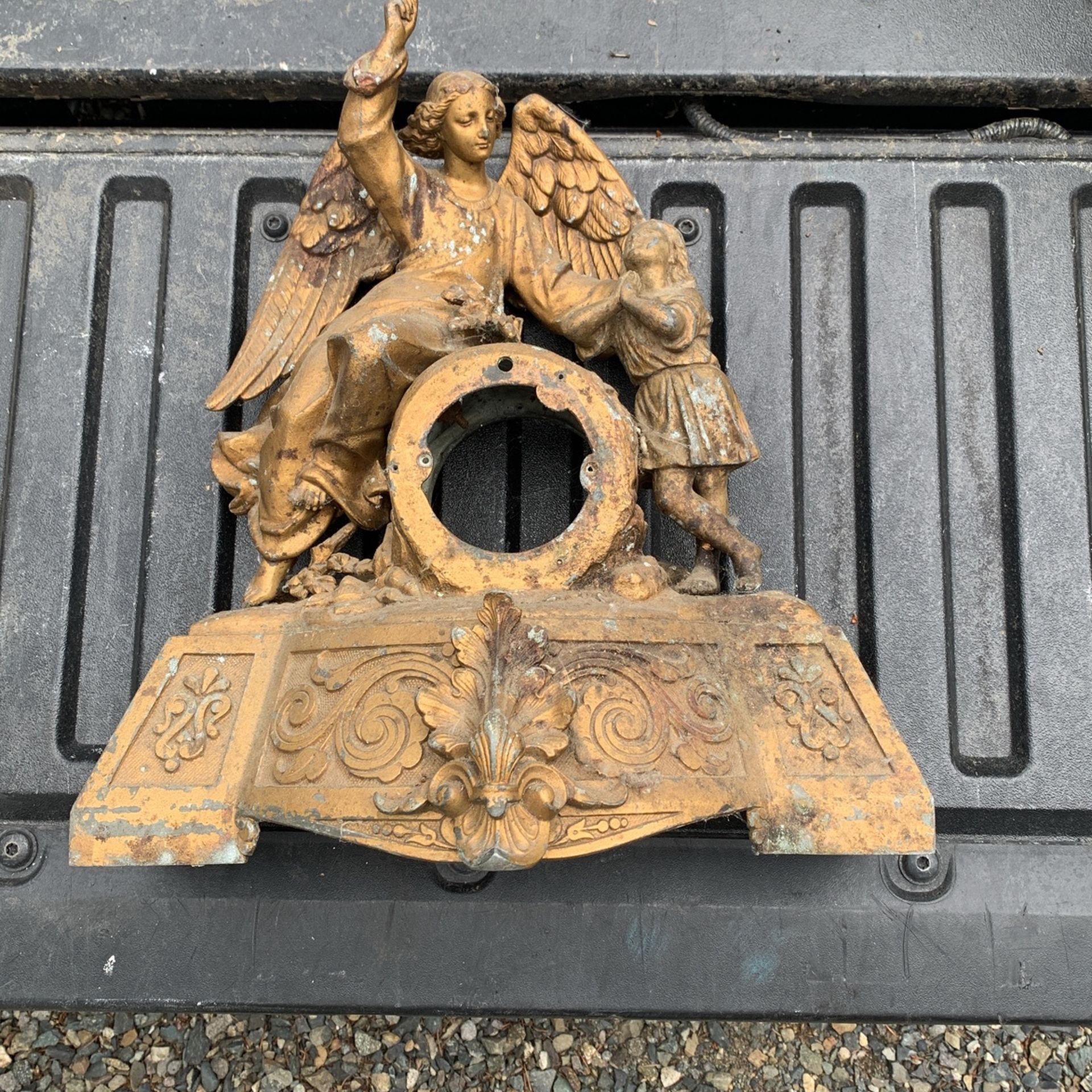 Old metal mantle, Clock housing