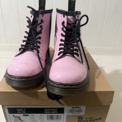Doc Martens 1460 Toddler Girls Size 9 Pink Patent Leather Boots Airwair