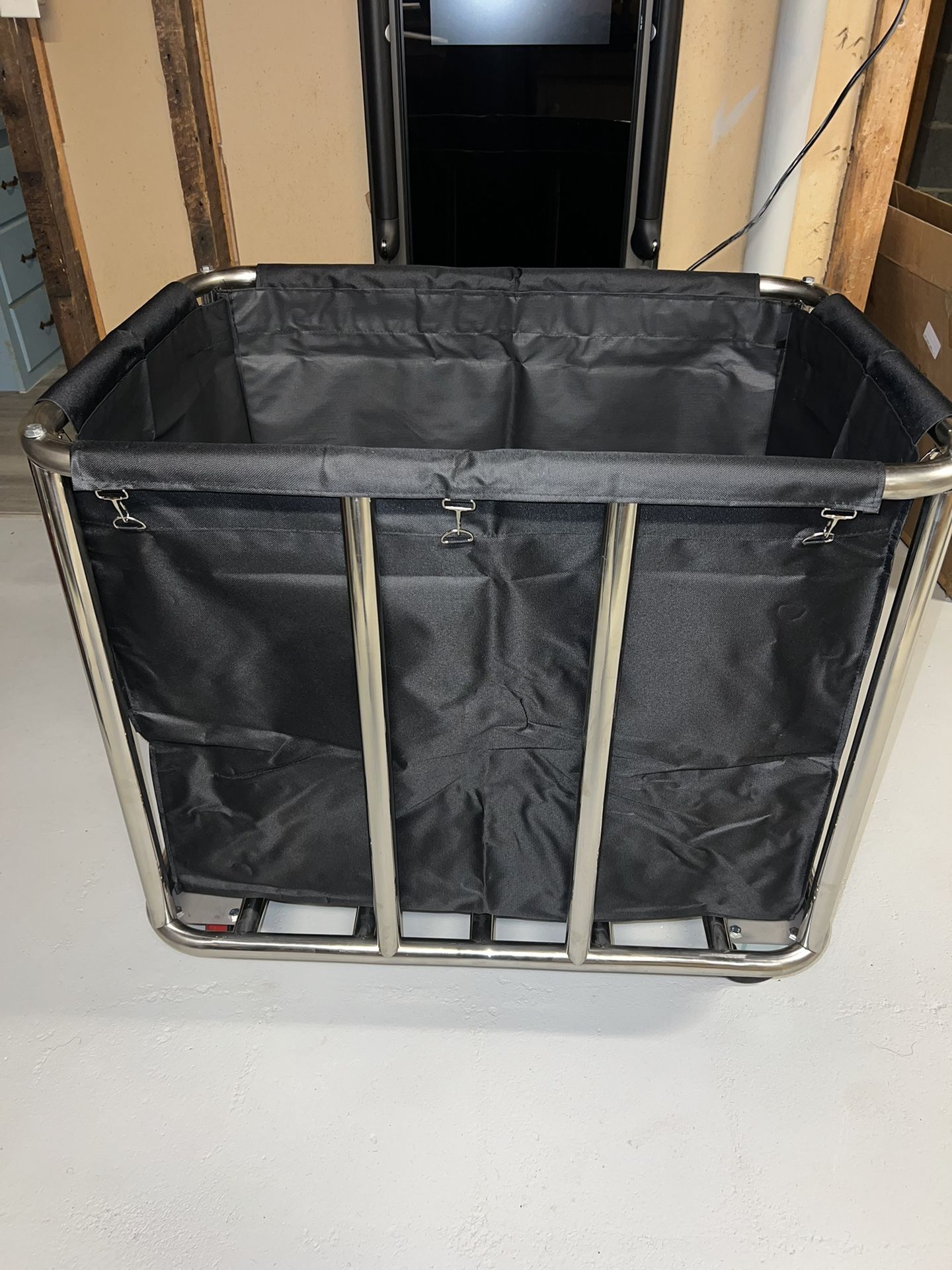 Commercial Laundry Cart With Wheels