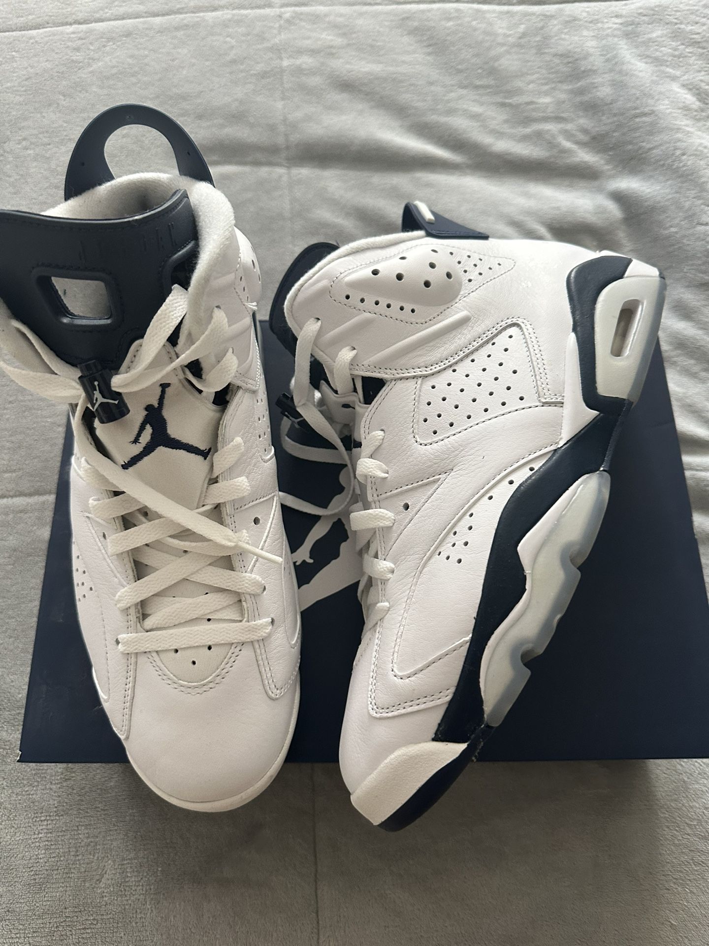 Jordan 6 Midnight Navy Size 10.5