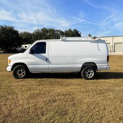 2004 Ford E-350