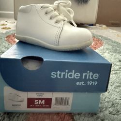 Toddler 5c White Walking Shoes 