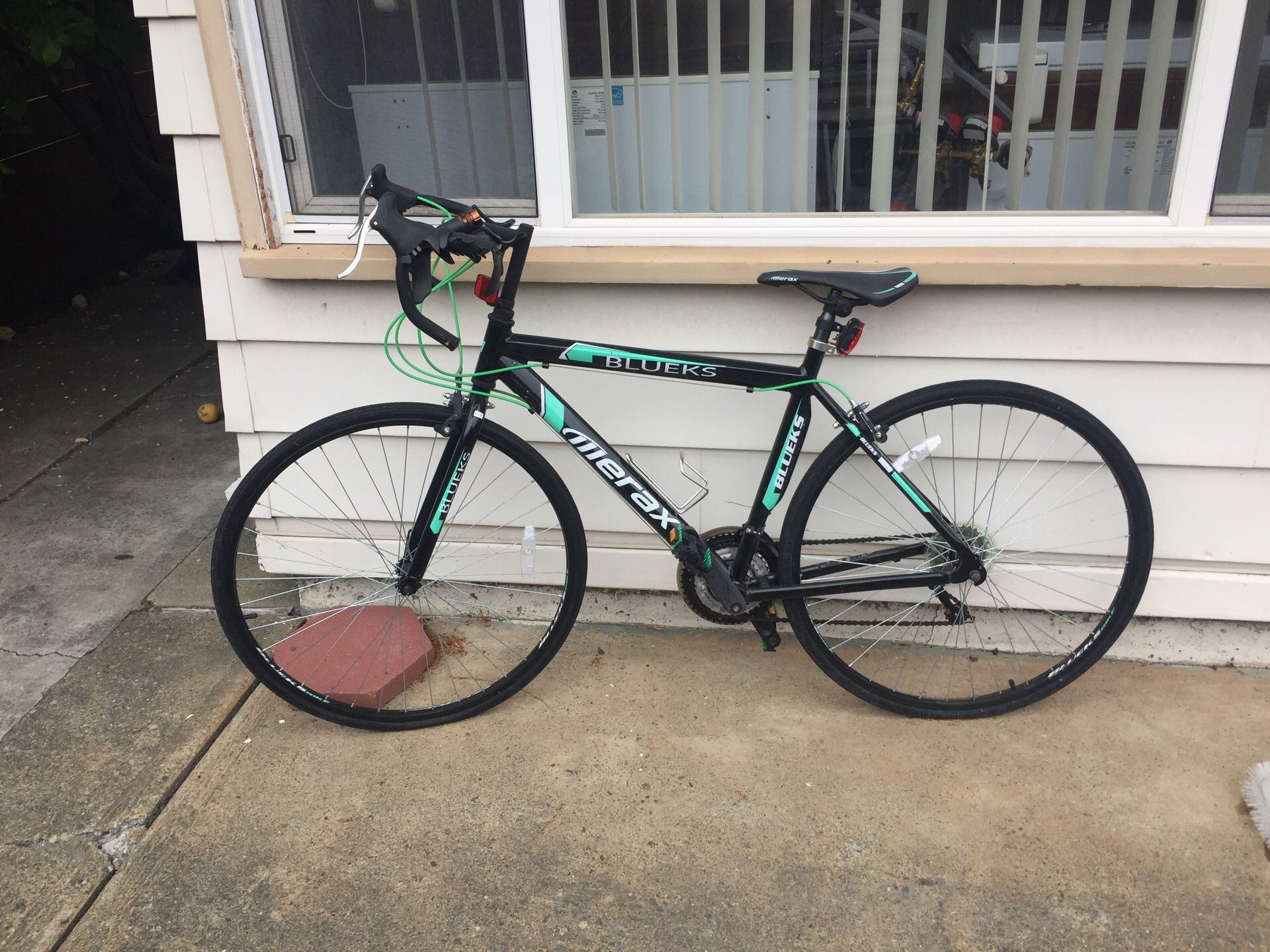Merax blueks cheap road bike