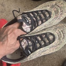 Shoes (SIZE 10.5) (PICKUP ONLY)