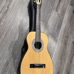 Acoustic Wooden Guitar – Classic Construction with Warm Sound leave ask