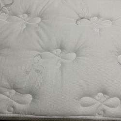 King Size Pillow top Mattress