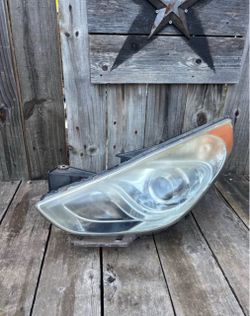 2011-2014 Hyundai sonata driver side headlight