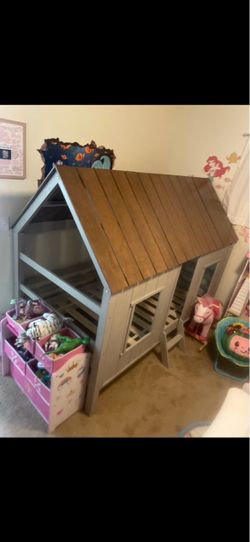 Kids bed Cozy Retreat Twin Bunkhouse