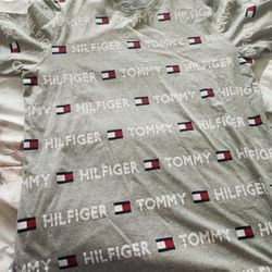 Brand New Tommy Hilfiger T Shirt Size Large 