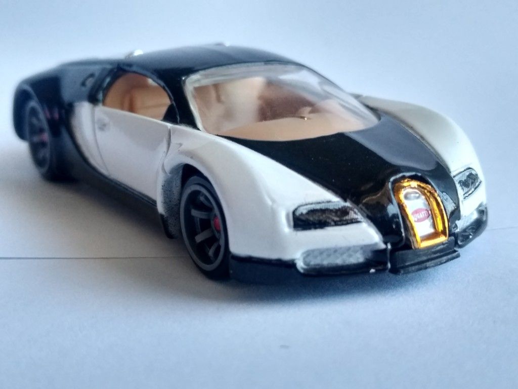 Hot wheels speed machines Bugatti Veyron mint loose!!!!