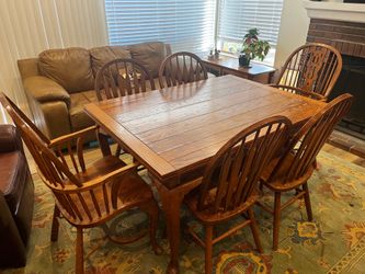Solid Oak Dining Room Table w/ 6 Chairs