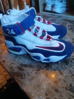 Nike size 6 and 1/2