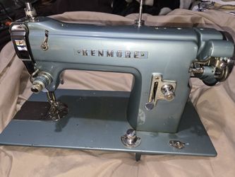 Vintage Kenmore Sewing Machine In Perfect Condition...