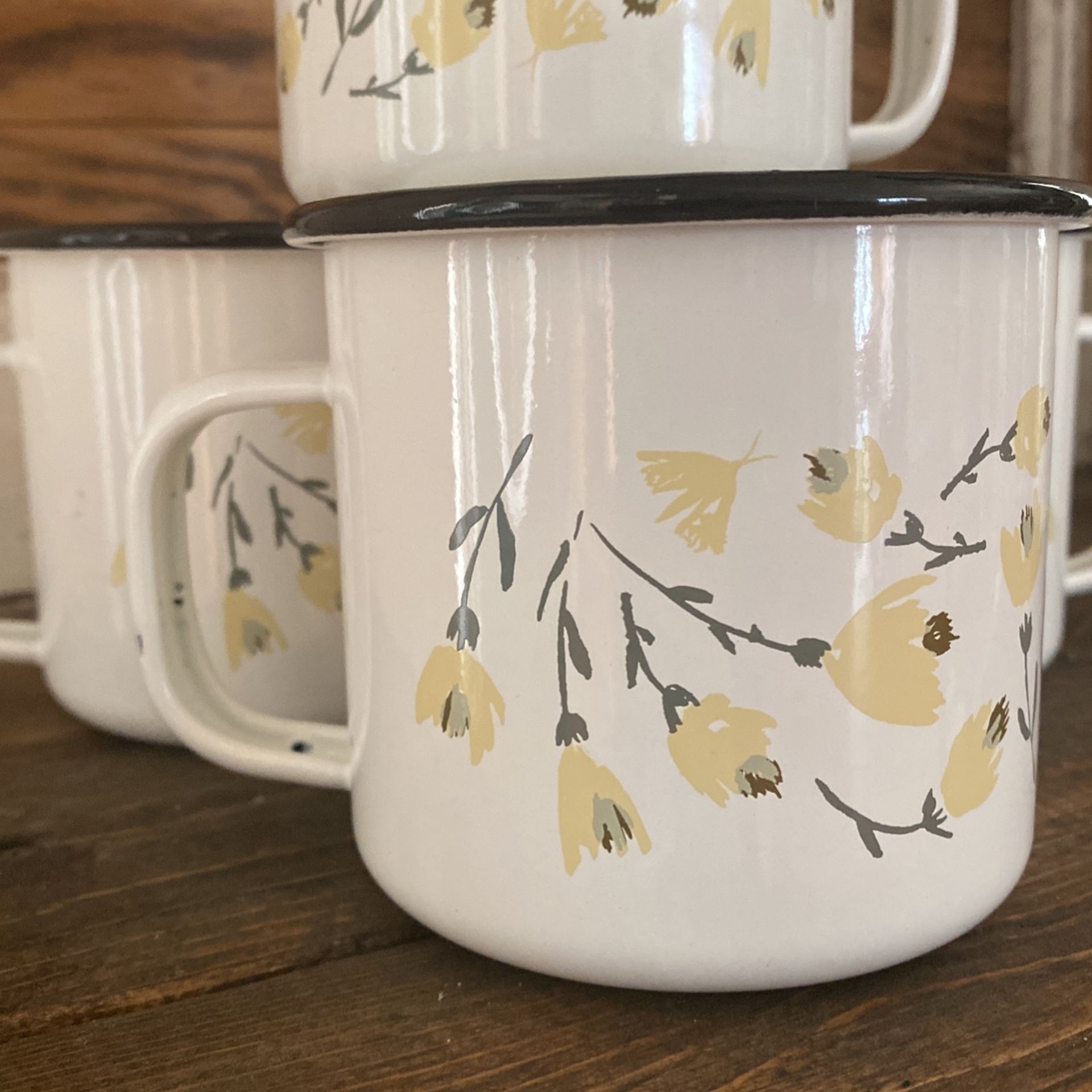 4 Floral Enamel Mugs
