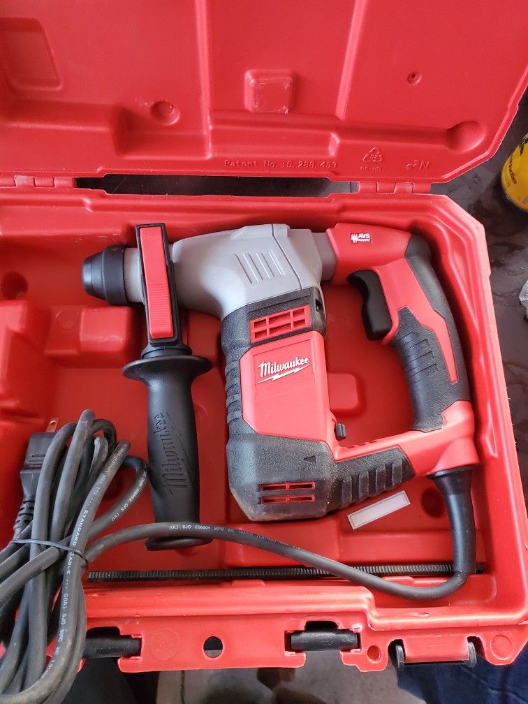 Milwaukee Rotary Hammer 5/8 16mm