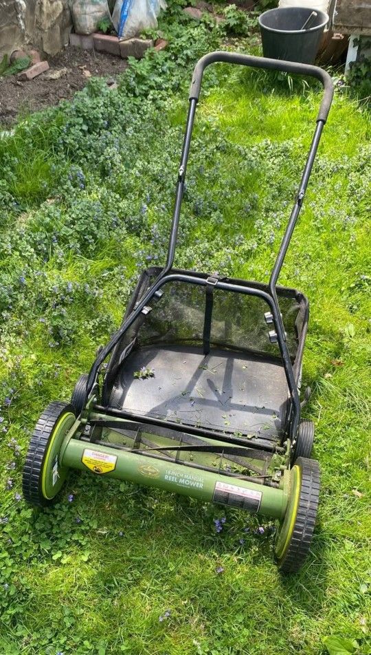 Manual Push Lawn Mower