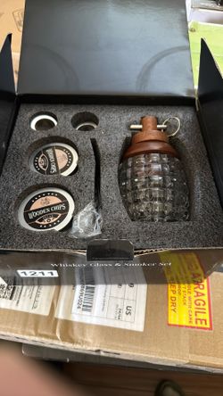 Whiskey glass and smoker set