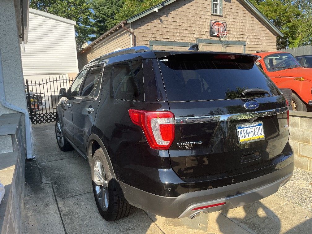 2017 Ford Explorer