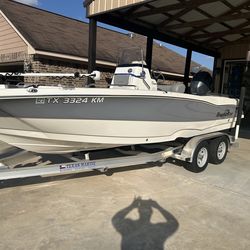 2021 NauticStar 211Hybird