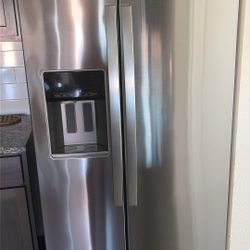Refrigerator 