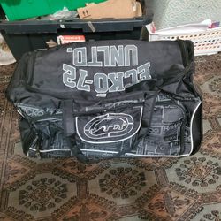 ECKO UNLTD ROLLING DUFFLE BAG