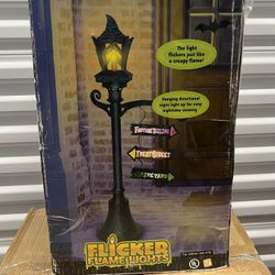 Halloween Gemmy Flicker Flame Lights 4 ft Lamppost! Vintage! Rare!